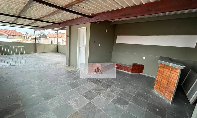 Casa De Fundos Com 2...