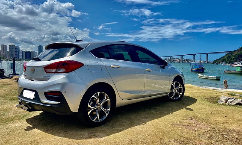 Cruze Hatch Prenieri...
