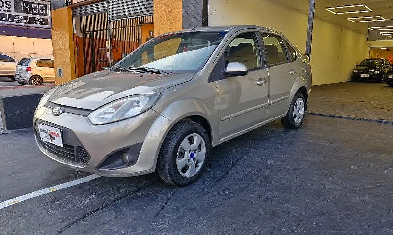 Fiesta Sedan 1.6 Cla...