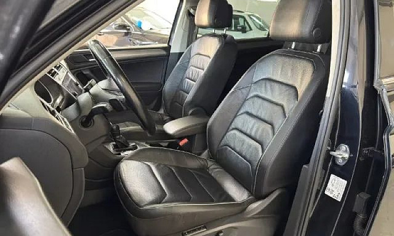 Volkswagen Tiguan Al...