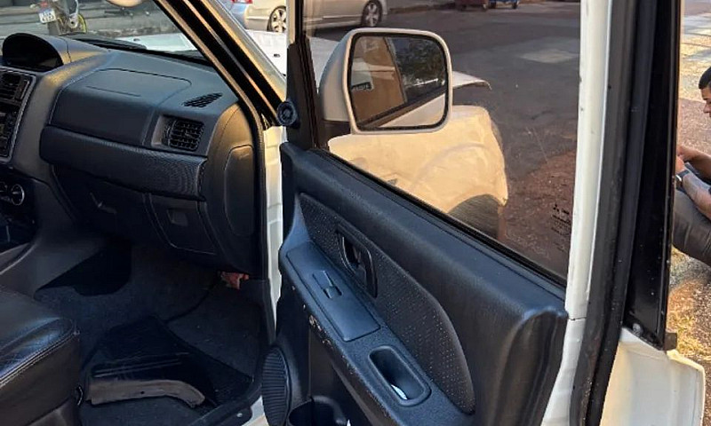 Mitsubishi Pajero Tr...