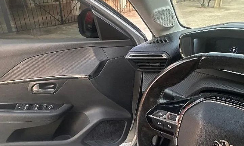 Peugeot 208 Allure 1...