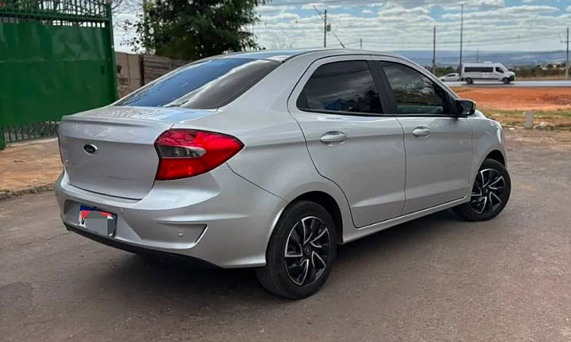 Ford Ka+ Sedan 1.0 T...