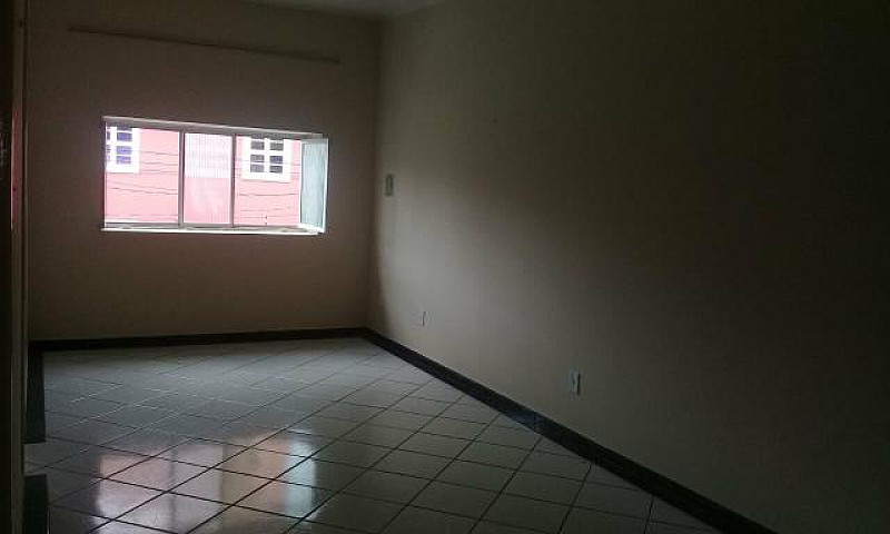 Aluga-Se Casa Na Cid...
