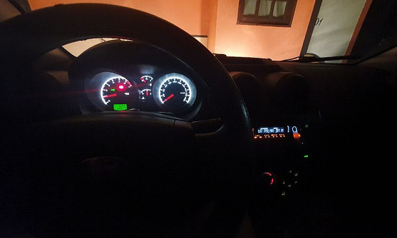 Vendo Fiesta Hatch 1...