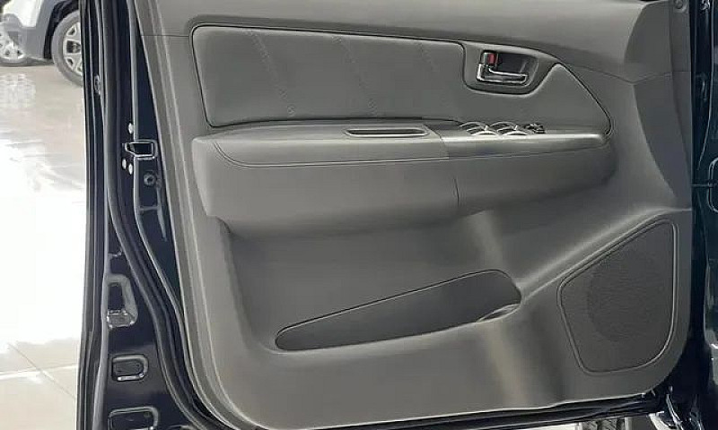 Toyota Hilux Hilux C...