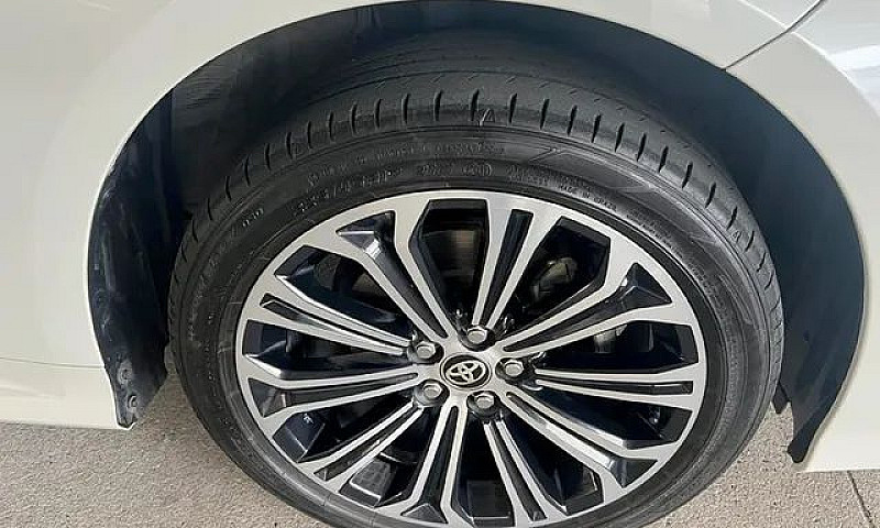 Corolla Altis Premiu...