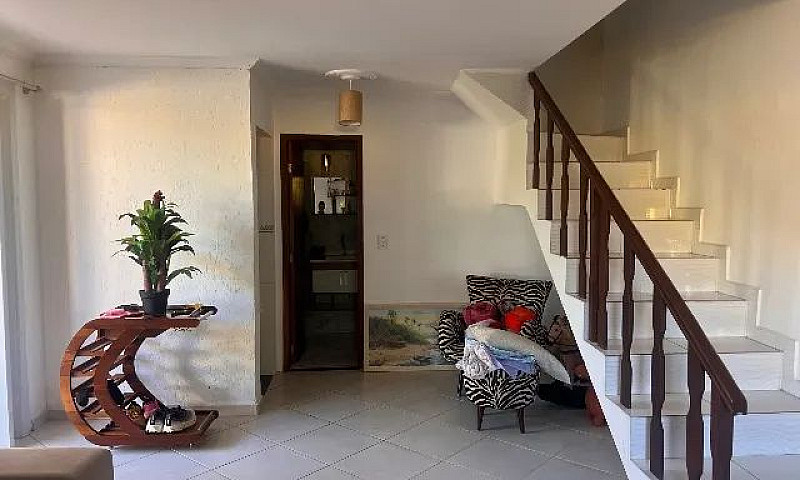 Casa Tem Frente Para...
