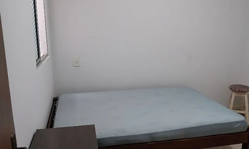 Apto Com 2/4  R$- 2....