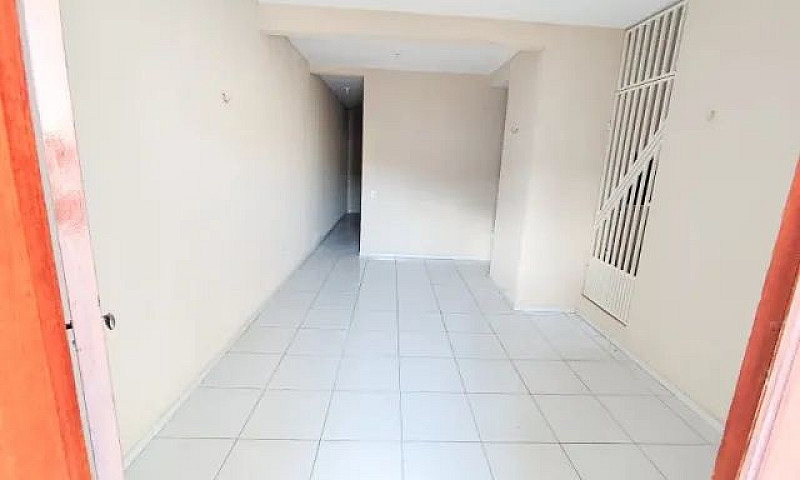 Casa Com 2 Quartos E...
