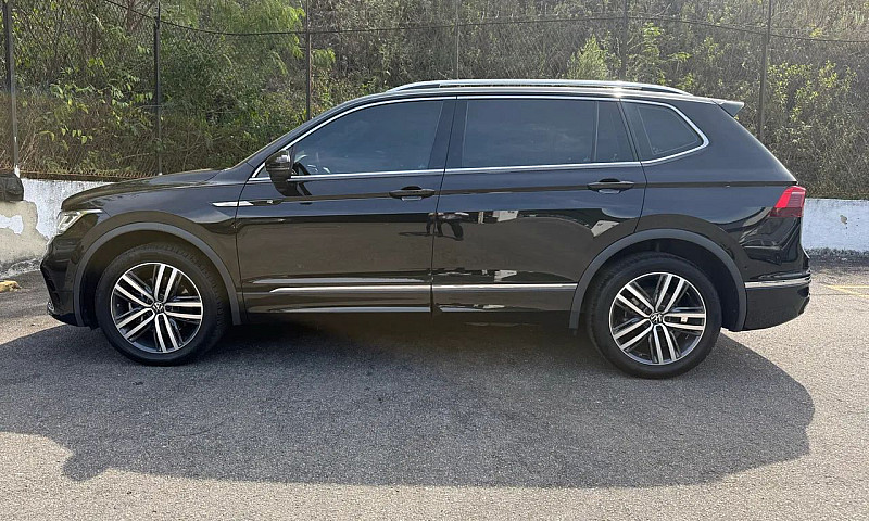 Volkswagen Tiguan Al...