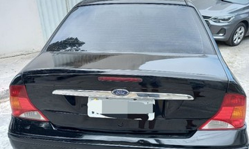 Ford Focus 2001 2.0...