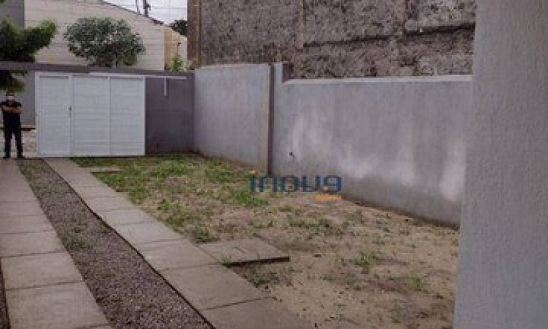 Casa Com 2 Dormitóri...