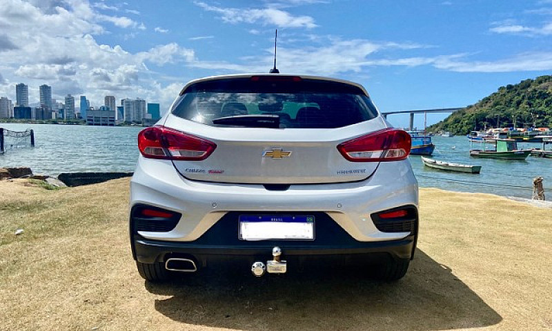 Cruze Hatch Prenieri...