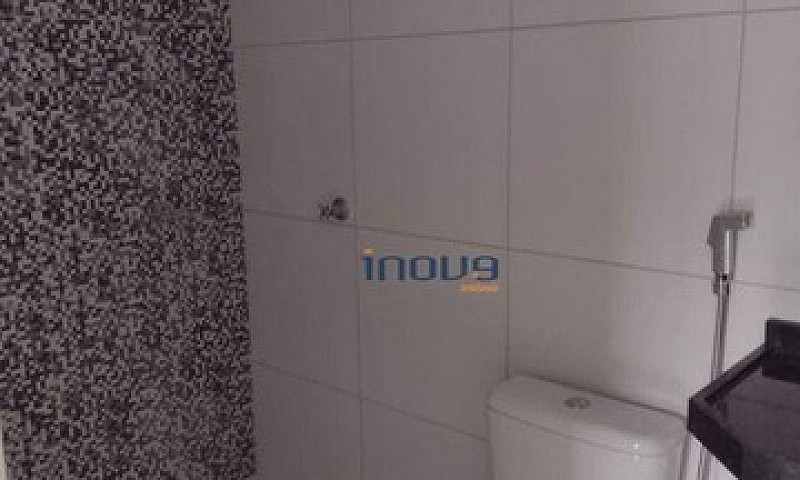 Casa Com 2 Dormitóri...