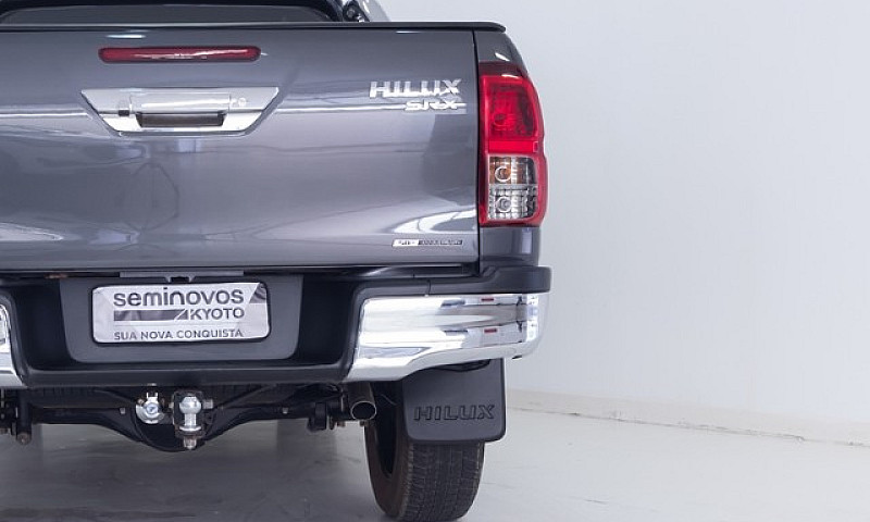 Toyota Hilux 2.8 Srx...
