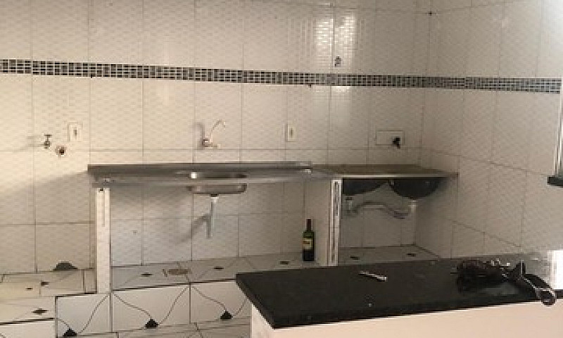 Alugo Um Apartamento...