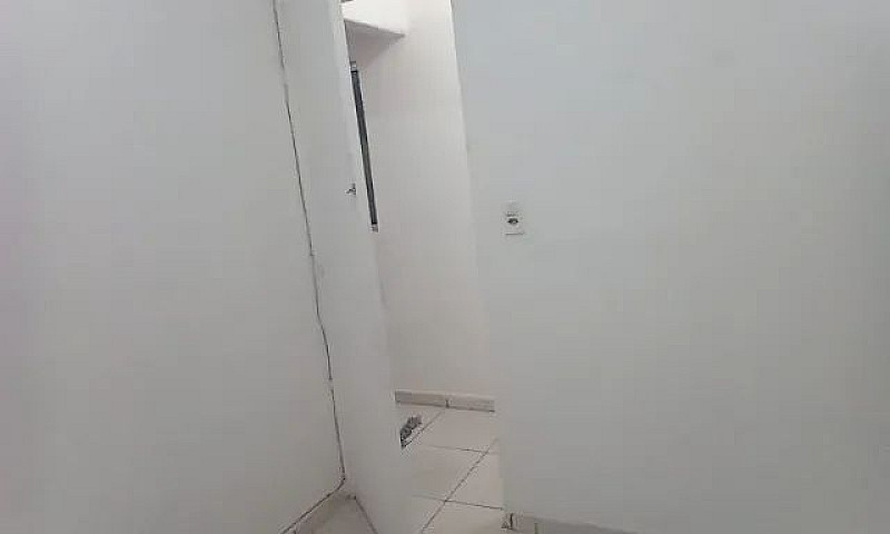 Aluga-Se 4 Cômodos I...