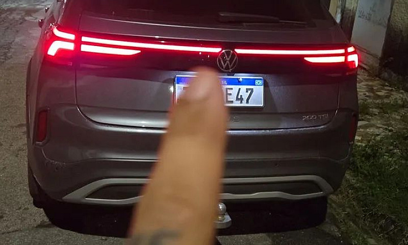 Volkswagen Nivus Hig...