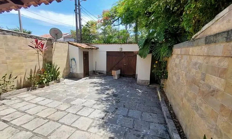 Casa Com Piscina 3 Q...