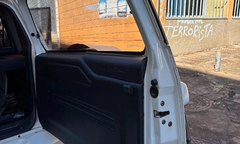 Mitsubishi Pajero Tr...