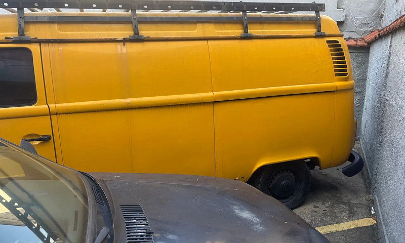 Volkswagen Kombi Fur...