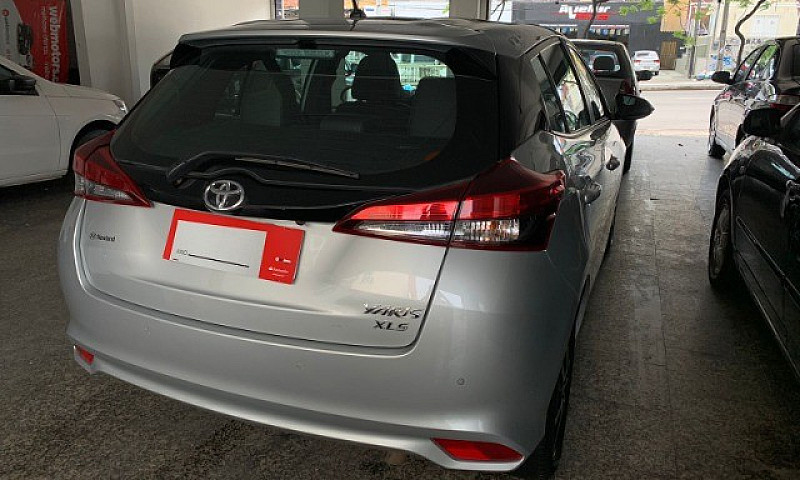 Toyota Yaris 2021 Xl...