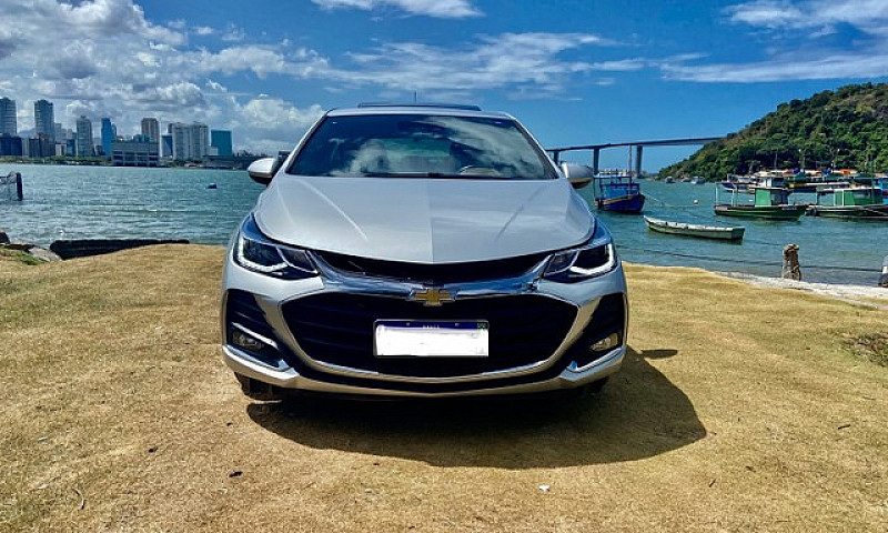 Cruze Hatch Prenieri...