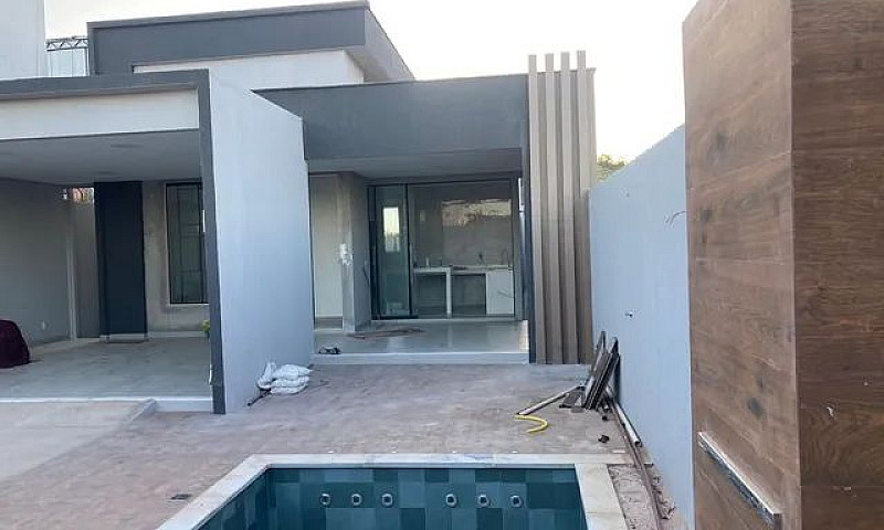 Vende-Se Casa De Alt...