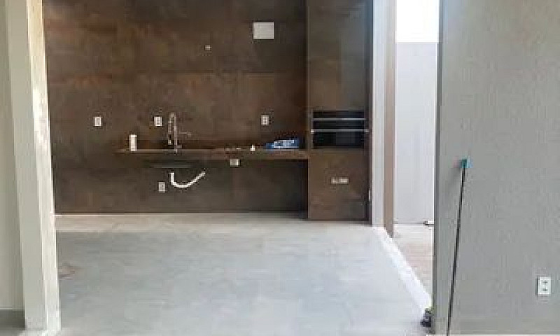 Vende-Se Casa De Alt...