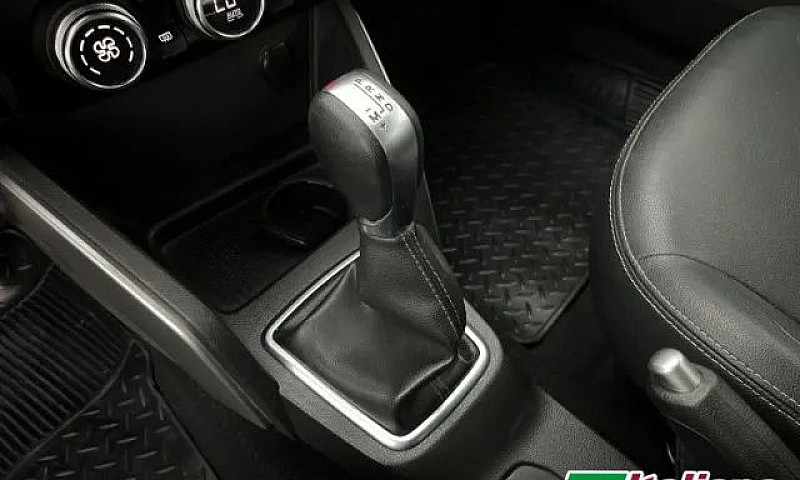 Renault Duster Iconi...