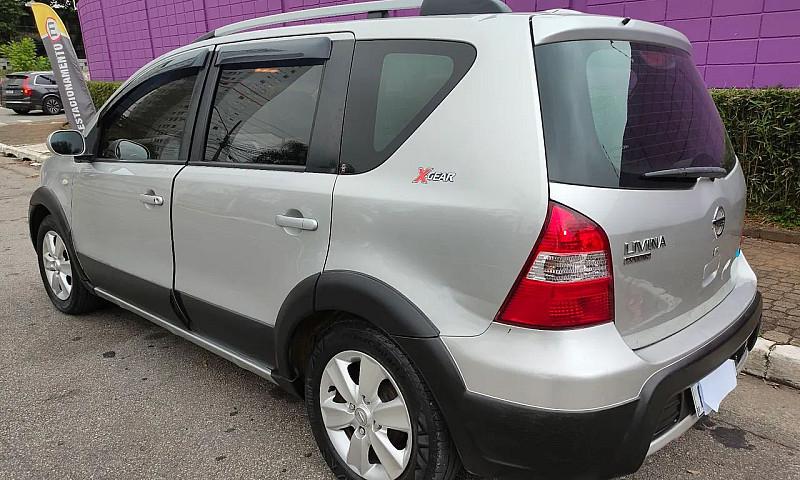 Nissan Livina 1.8 Xg...
