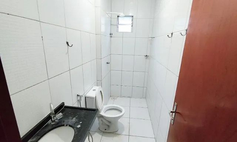 Casa Com 2 Quartos E...
