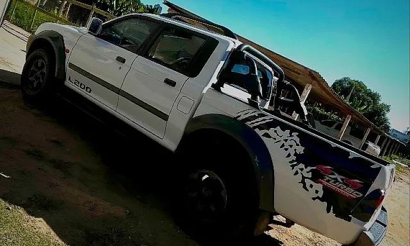 L200 Outdoor Muito C...