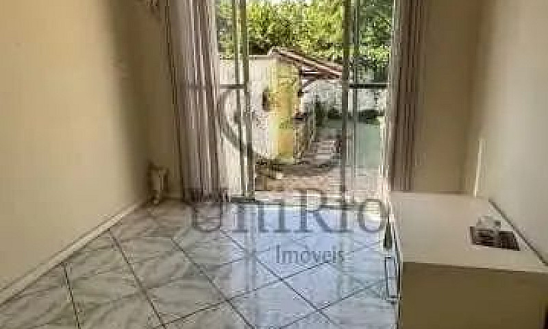Casa Á Venda Em Cond...