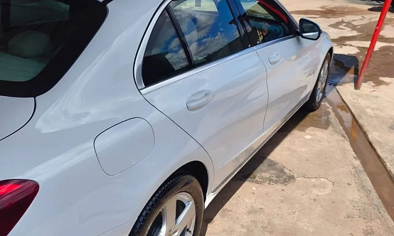 Mercedes-Benz C-200 ...