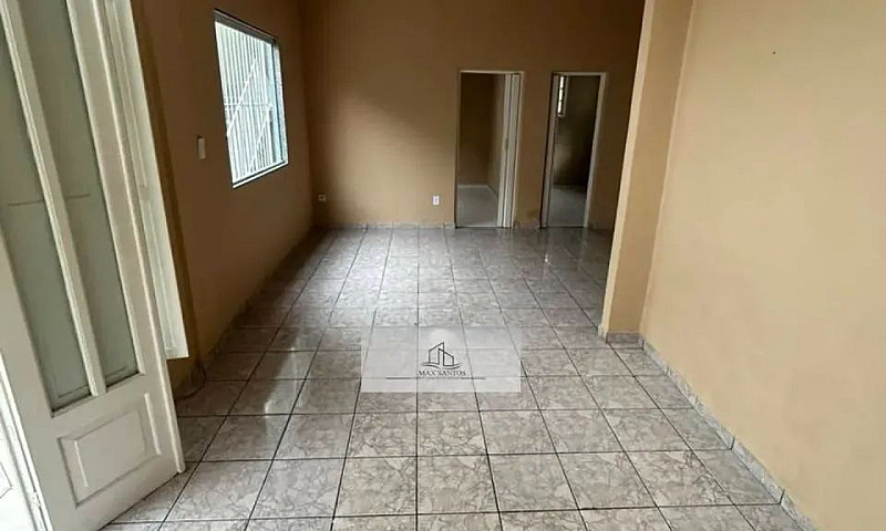 Casa De Fundos Com 2...