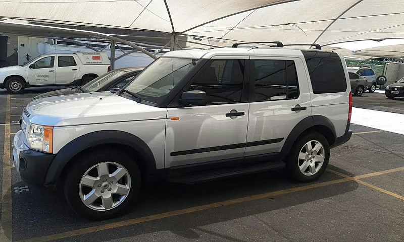 Land Rover Discovery...