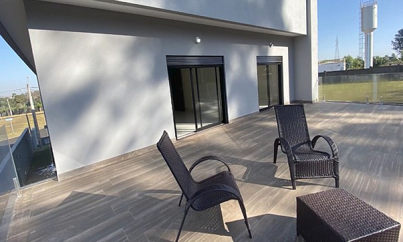 Casa Alto Padrao Con...