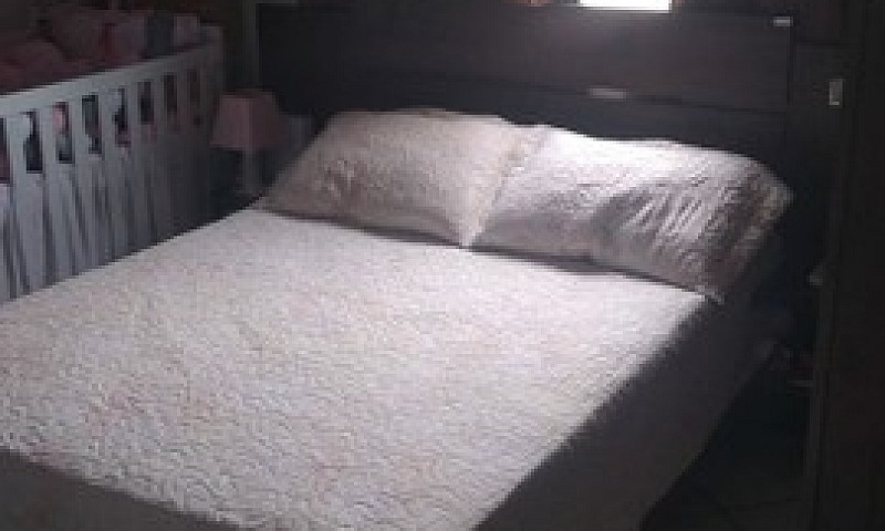 Aluga-Se Casa...