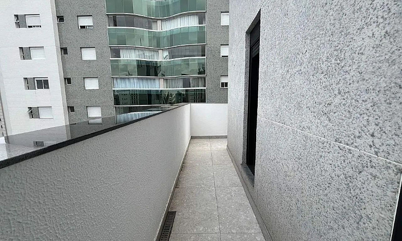 Apartamento Área Pri...