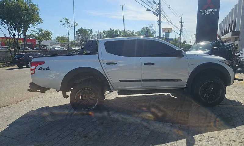Mitsubishi L200 Tri....