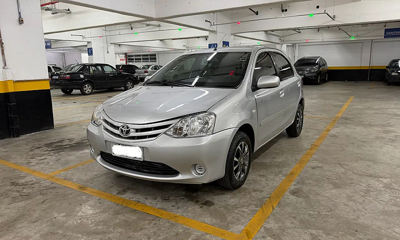 Toyota Etios Xs 1.3 ...