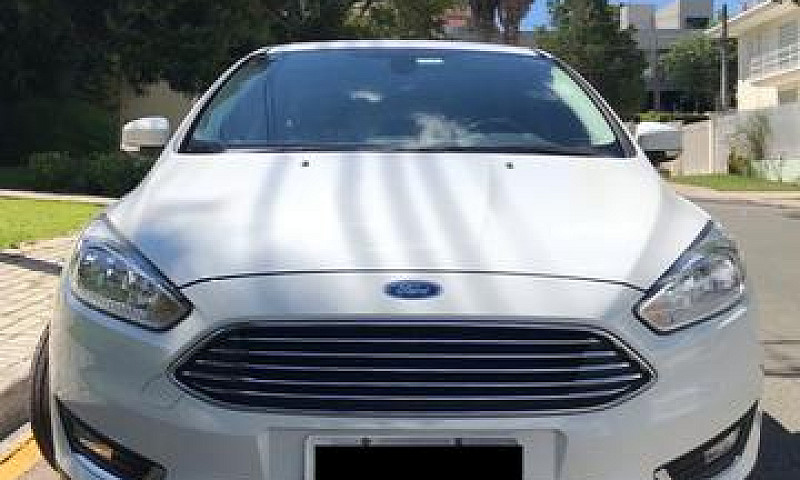 Ford Focus Titanium...