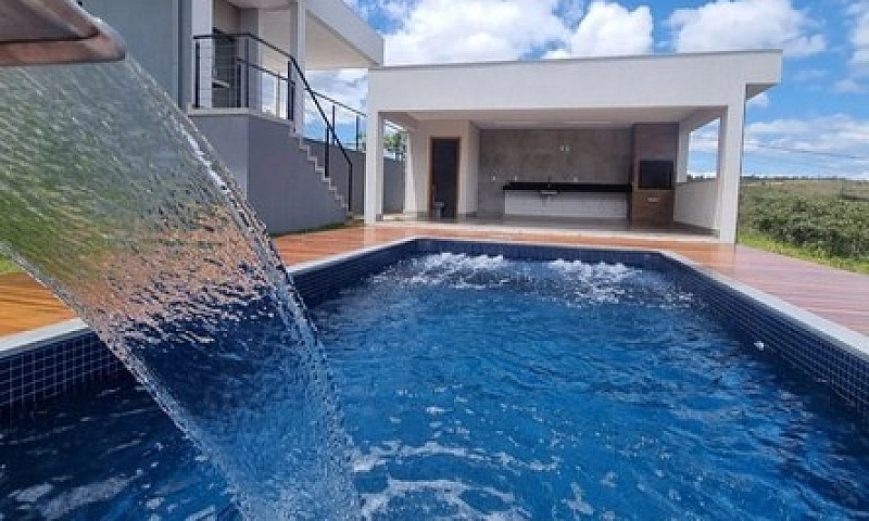 Excelente Casa Nova ...