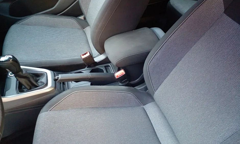 Volkswagen T-Cross 1...