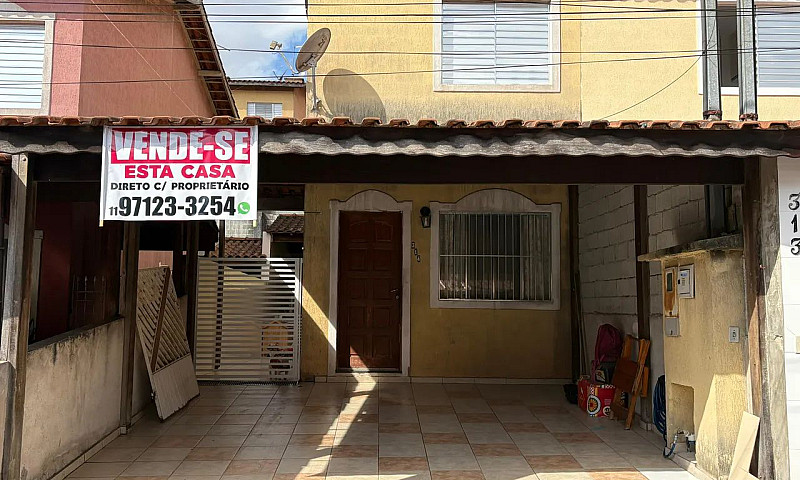 Casa De Condomínio P...