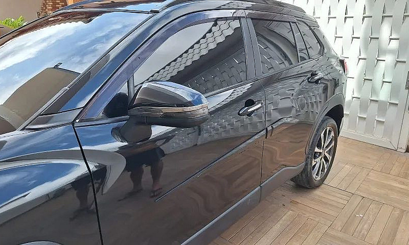 Toyota Corolla Cross...