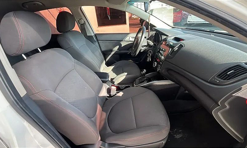 Kia Motors Cerato 1....