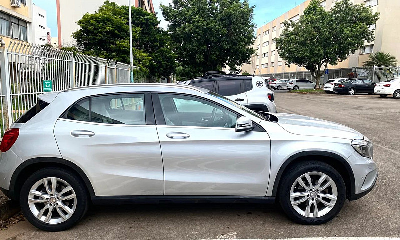 Mercedes-Benz Gla 20...
